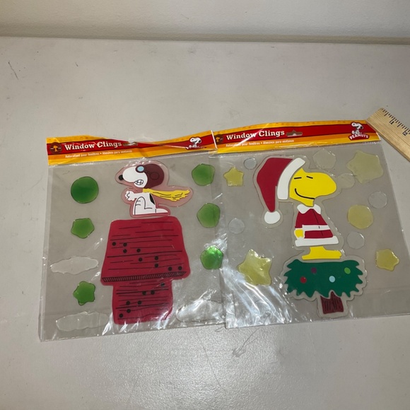 Peanut and Snoopy Christmas Window Clings - Picture 3 of 4